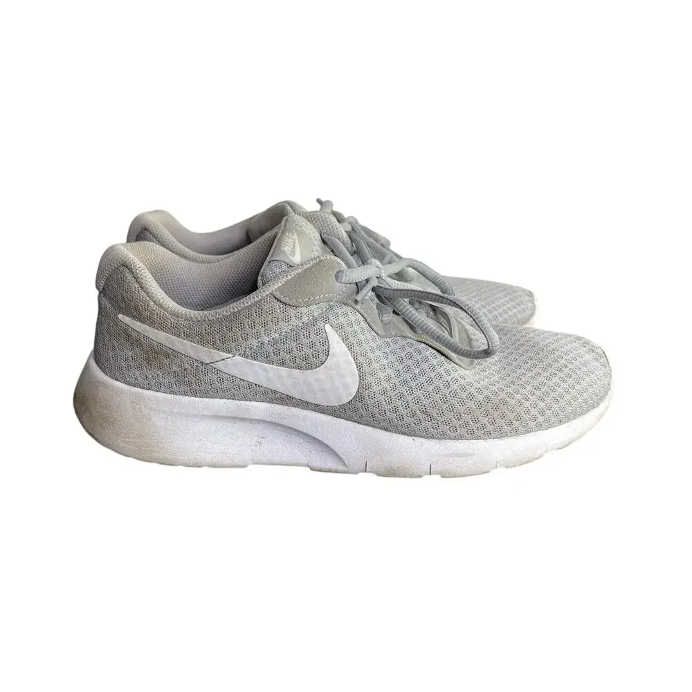 Nike Tanjun Sneakers Kids 6.5Y Wolf Gray white Running Shoes‎